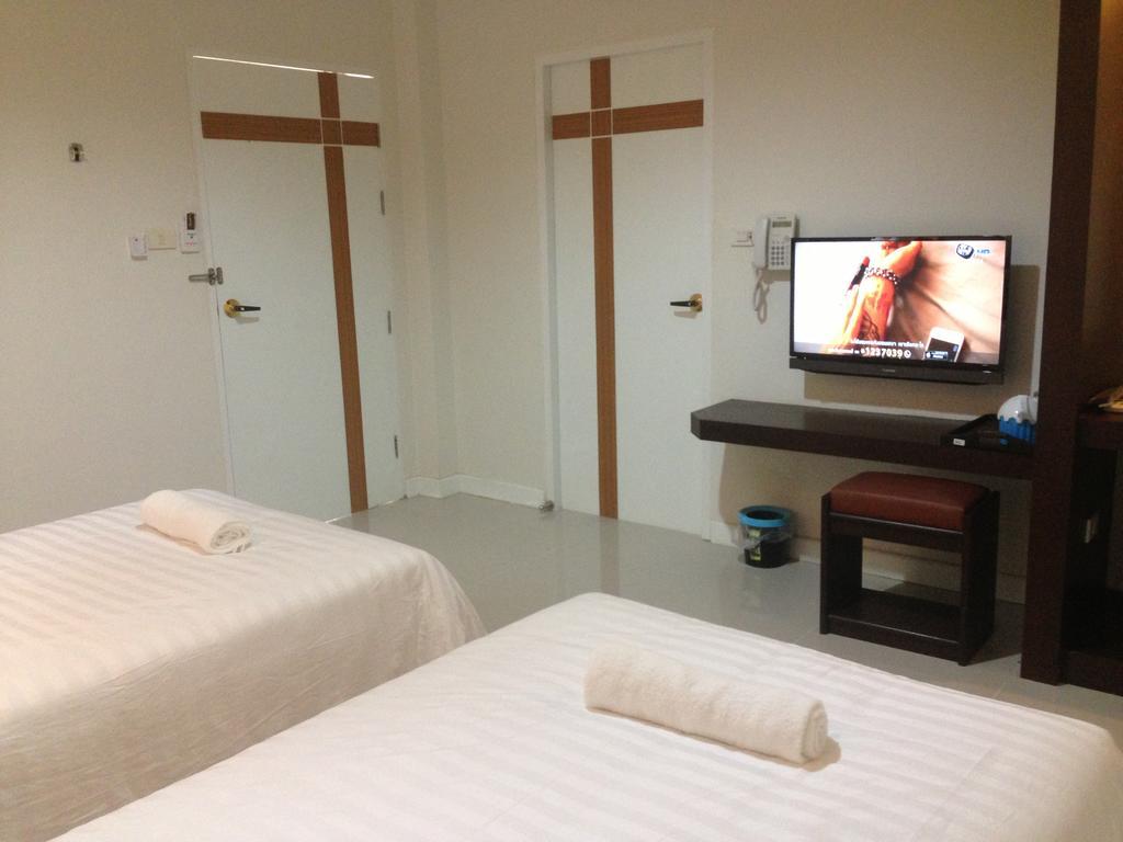 Saabpaiboon Grand Resort Ban Talat Cameră foto