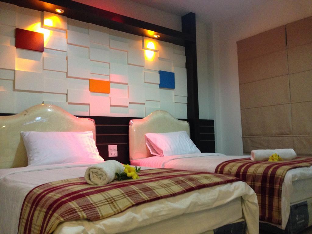 Saabpaiboon Grand Resort Ban Talat Cameră foto